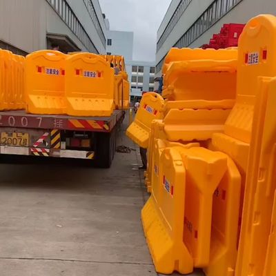 Yellow 1.0 * 1.2m Water Filled Traffic Barriers Road Safety Pe Material